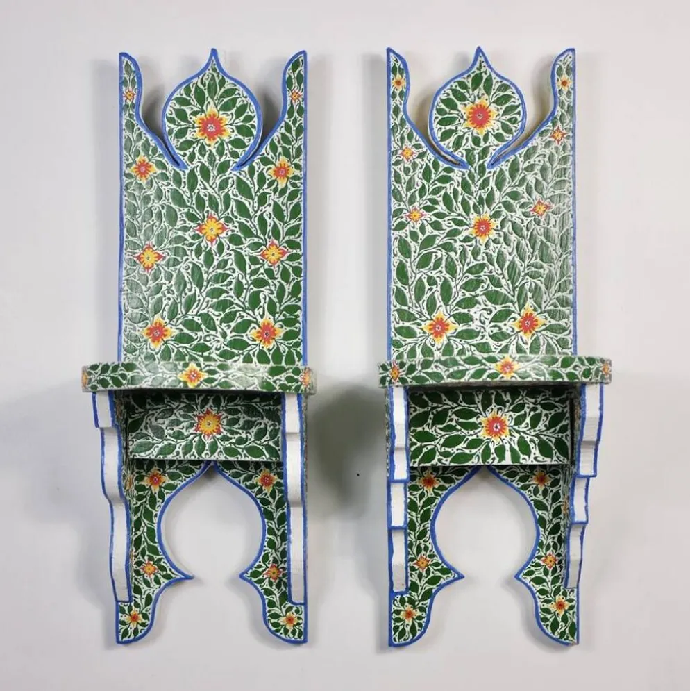 Paire de tables de chevet ou étagères tunisiennes peintes à la main