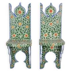 Paire de tables de chevet ou étagères tunisiennes peintes à la main