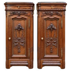Paire de tables de chevet – Époque Napoléon III – Noyer sculpté, marbre vert de mer