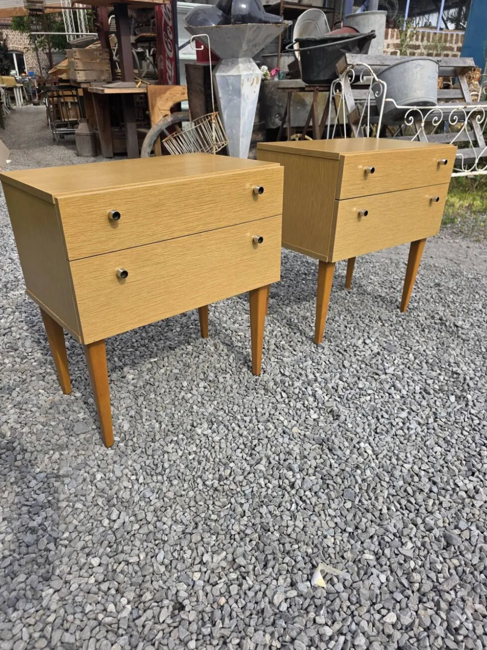 Paire de tables de chevet scandinaves en chêne des années 60