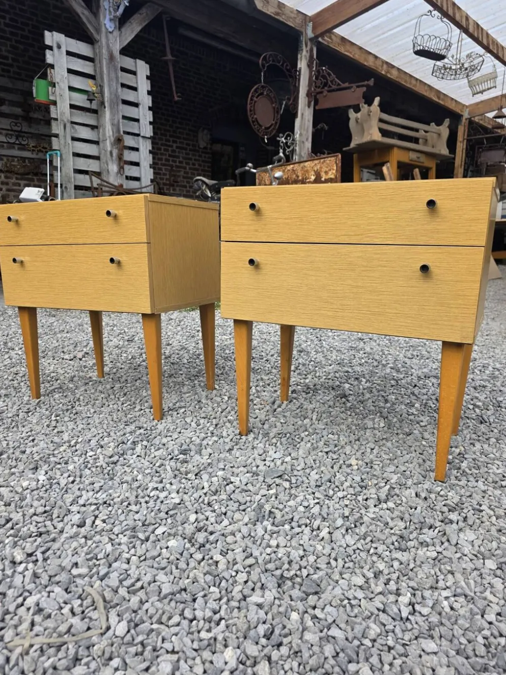 Paire de tables de chevet scandinaves en chêne des années 60