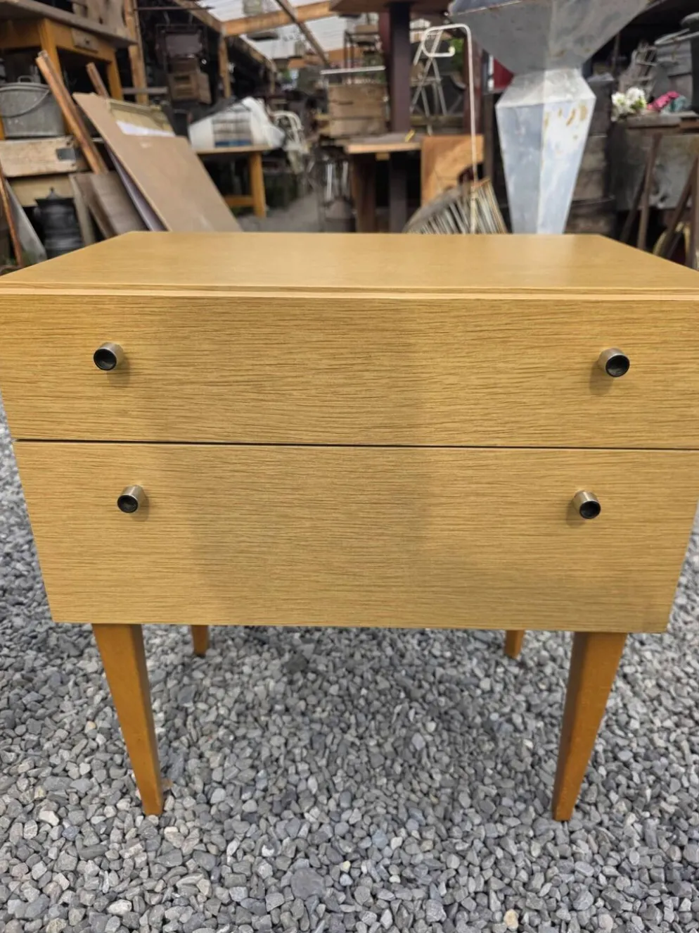 Paire de tables de chevet scandinaves en chêne des années 60