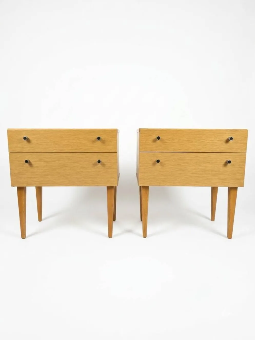 Paire de tables de chevet scandinaves en chêne des années 60