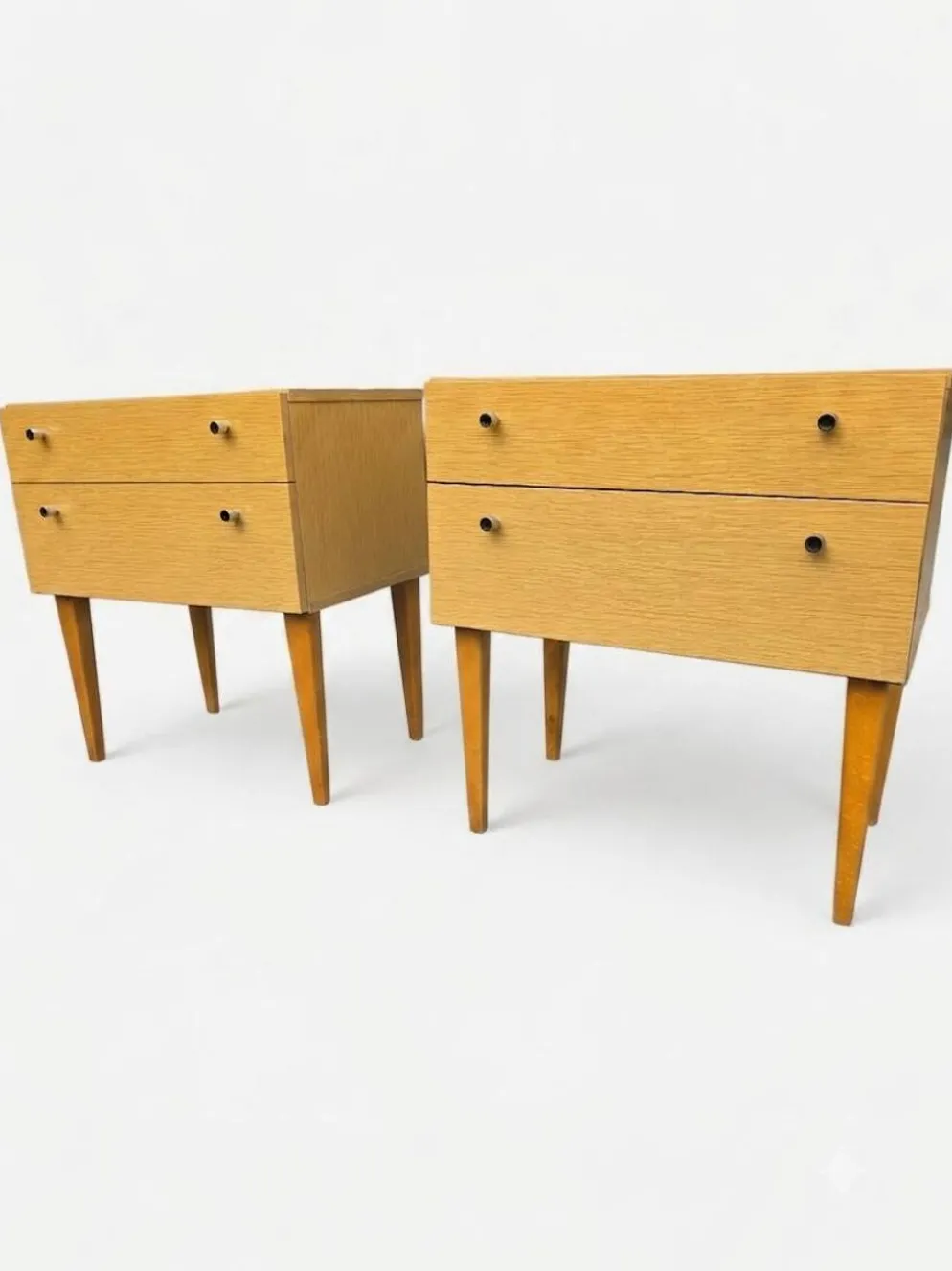 Paire de tables de chevet scandinaves en chêne des années 60