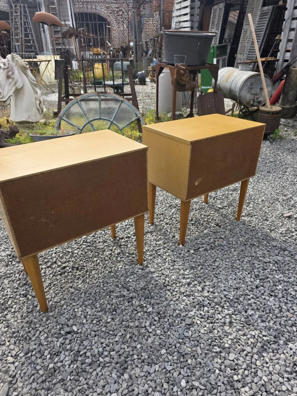 Paire de tables de chevet scandinaves en chêne des années 60