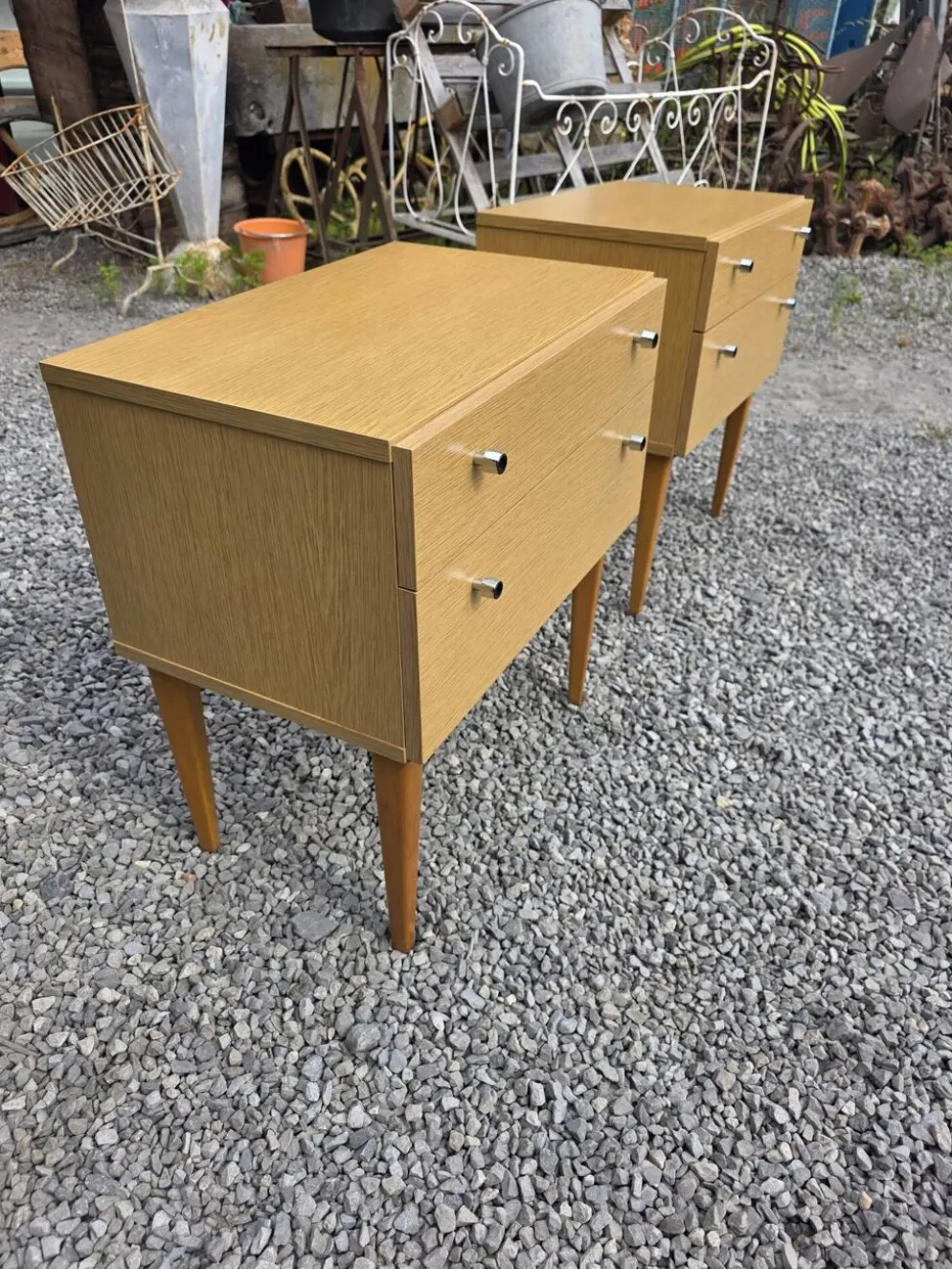 Paire de tables de chevet scandinaves en chêne des années 60