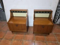 Paire de tables de chevet scandinaves en teck des années 60