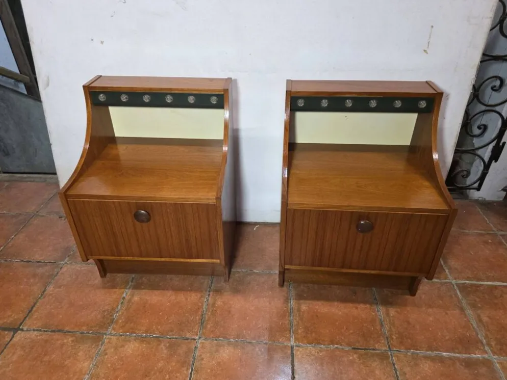 Paire de tables de chevet scandinaves en teck des années 60
