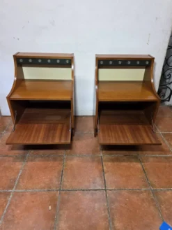 Paire de tables de chevet scandinaves en teck des années 60