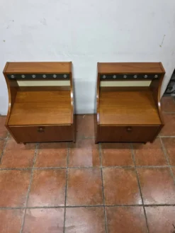 Paire de tables de chevet scandinaves en teck des années 60