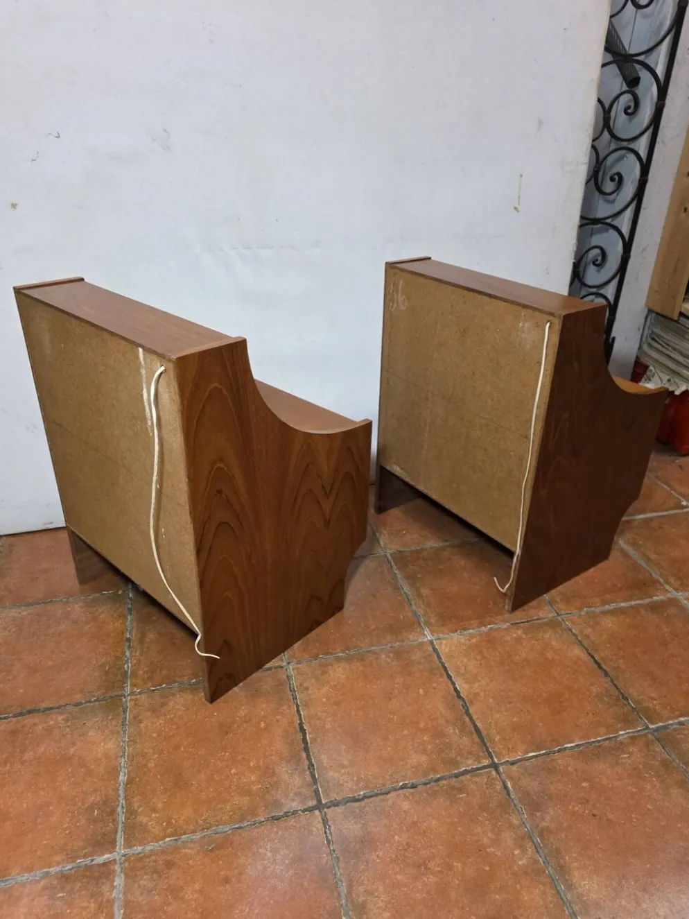 Paire de tables de chevet scandinaves en teck des années 60