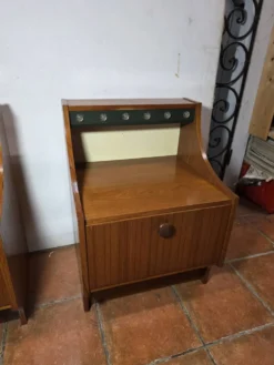 Paire de tables de chevet scandinaves en teck des années 60