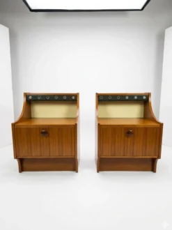Paire de tables de chevet scandinaves en teck des années 60