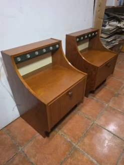 Paire de tables de chevet scandinaves en teck des années 60