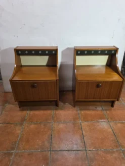 Paire de tables de chevet scandinaves en teck des années 60