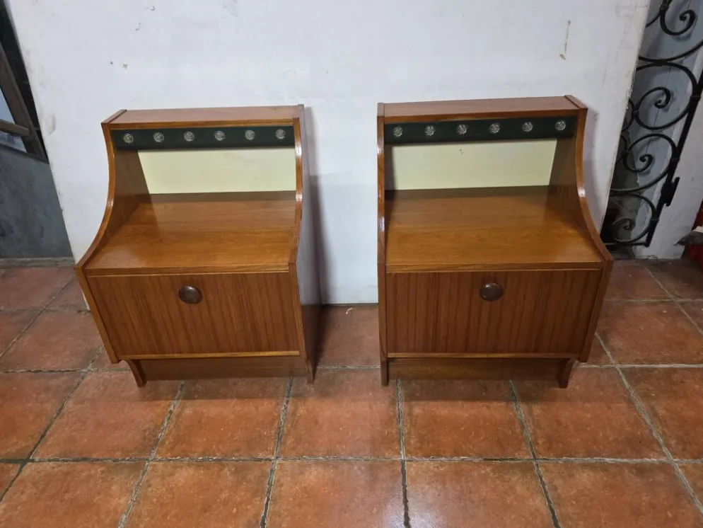 Paire de tables de chevet scandinaves en teck des années 60