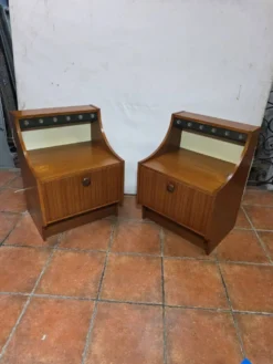 Paire de tables de chevet scandinaves en teck des années 60