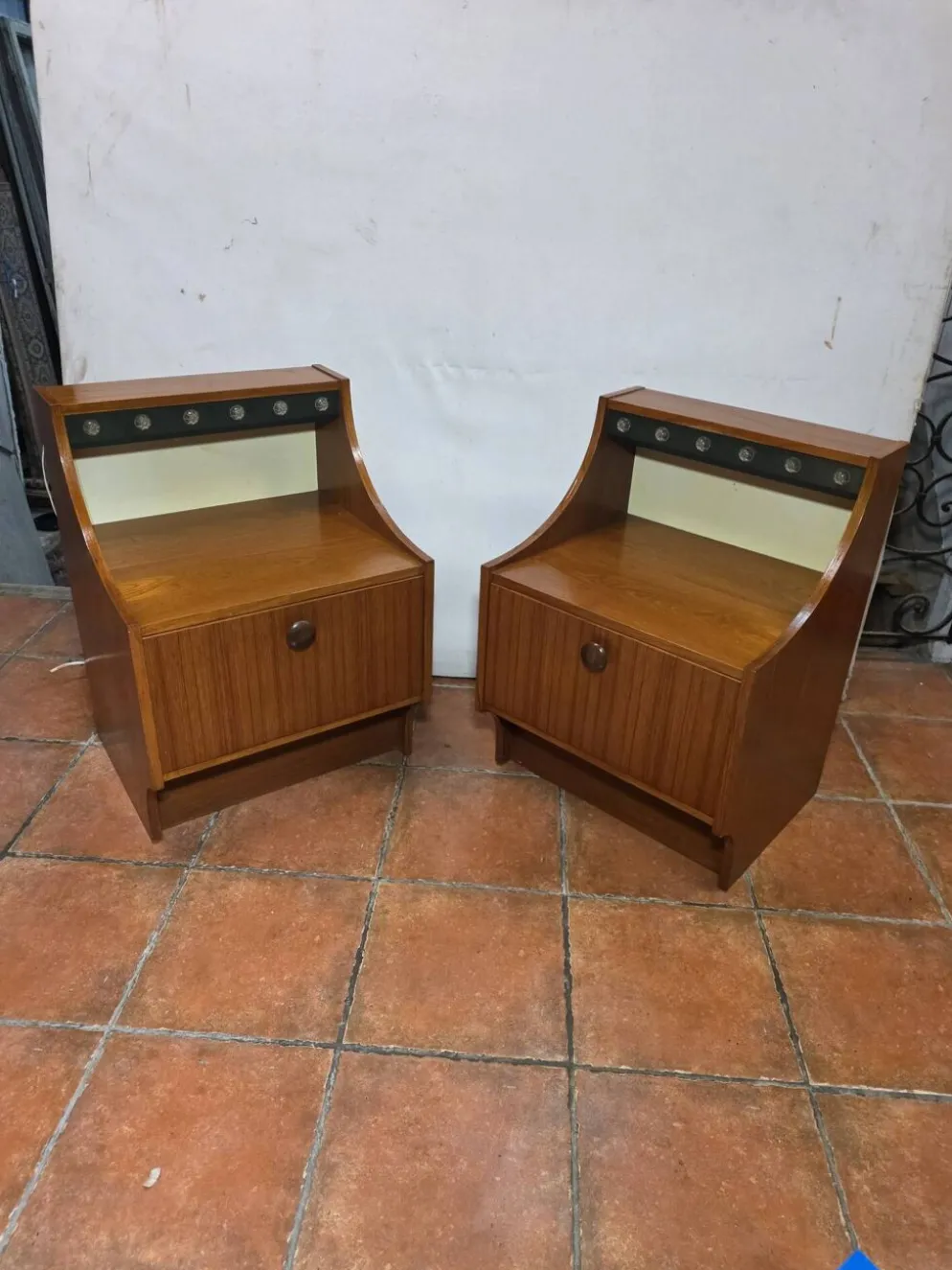 Paire de tables de chevet scandinaves en teck des années 60