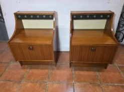 Paire de tables de chevet scandinaves en teck des années 60