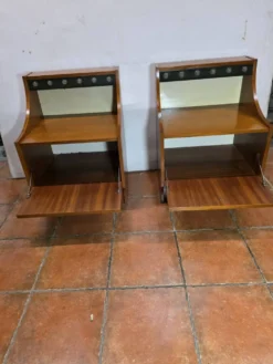 Paire de tables de chevet scandinaves en teck des années 60