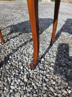 Paire de tables de chevet style Louis XV en merisier