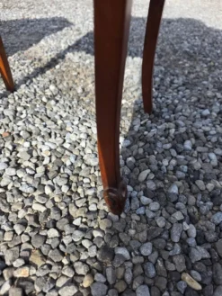 Paire de tables de chevet style Louis XV en merisier
