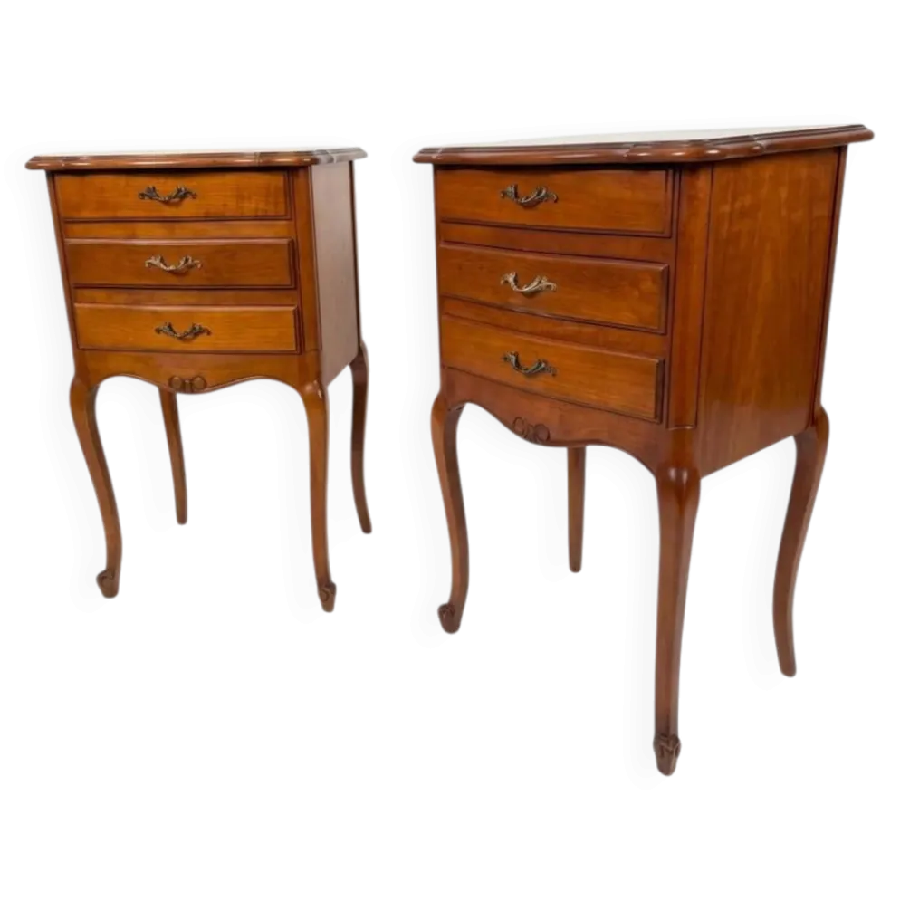 Paire de tables de chevet style Louis XV en merisier
