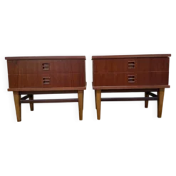 Paire de tables de chevet – Style scandinave – Teck massif – Années 1960