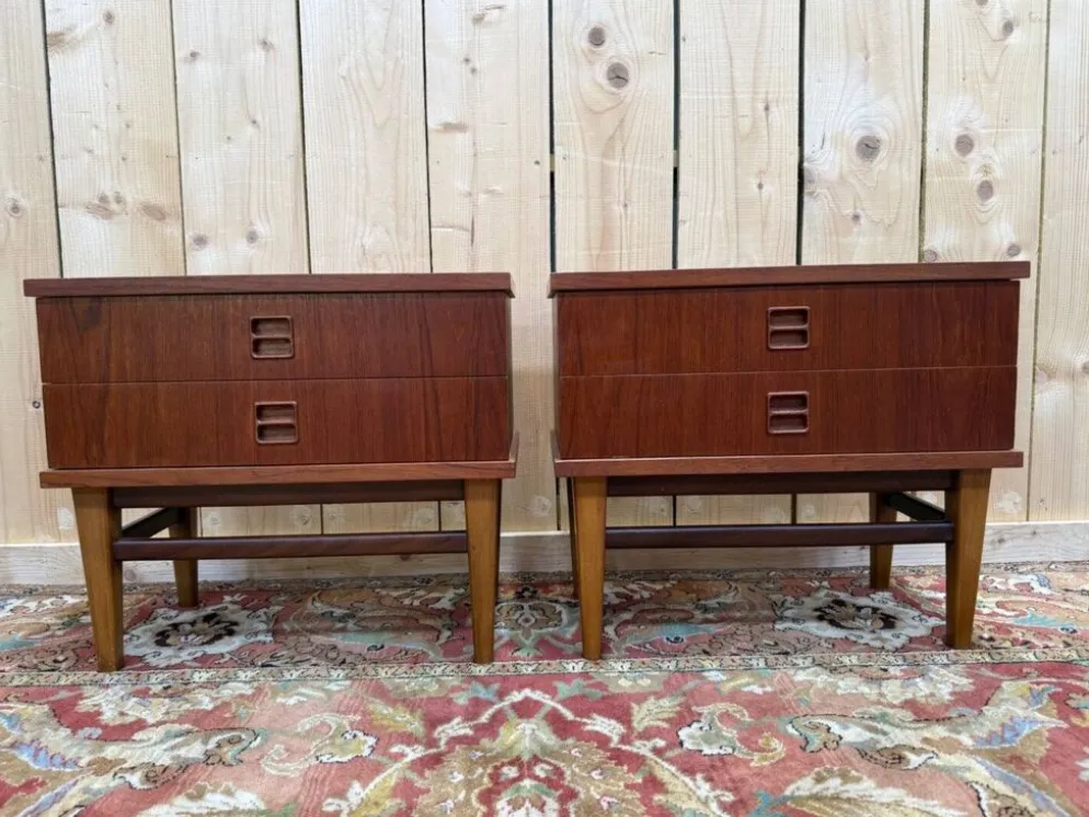 Paire de tables de chevet – Style scandinave – Teck massif – Années 1960