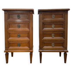 Paire de tables de chevet – Style Louis XVI – Bois teinté et laiton – Année