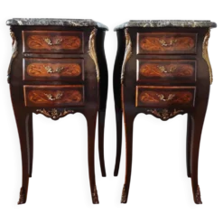 Paire de tables de chevet style Louis marbre noir