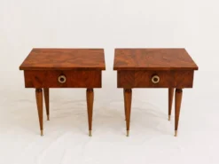 Paire de tables de chevets vintage en bois plaqué à finition brillante