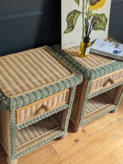 Paire de tables de chevet vintage en rotin tressé et osier 70/80