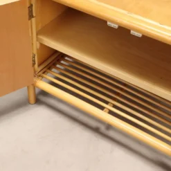 Paire de tables de chevet vintage en osier tressé et hêtre, design italien des années 1980.
