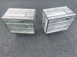 Paire de tables de chevet WrongWoods – Sebastian Wrong & Richard Woods