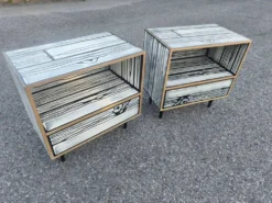 Paire de tables de chevet WrongWoods – Sebastian Wrong & Richard Woods