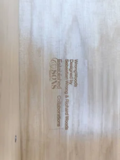 Paire de tables de chevet WrongWoods – Sebastian Wrong & Richard Woods