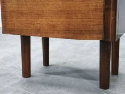 Paire de tables de nuit Art Déco avec verre Opaxit noir, Tchécoslovaquie, années 1940.