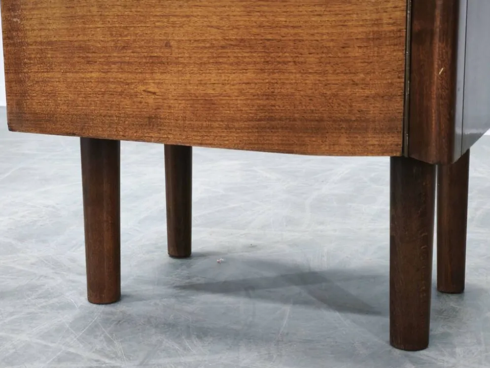 Paire de tables de nuit Art Déco avec verre Opaxit noir, Tchécoslovaquie, années 1940.
