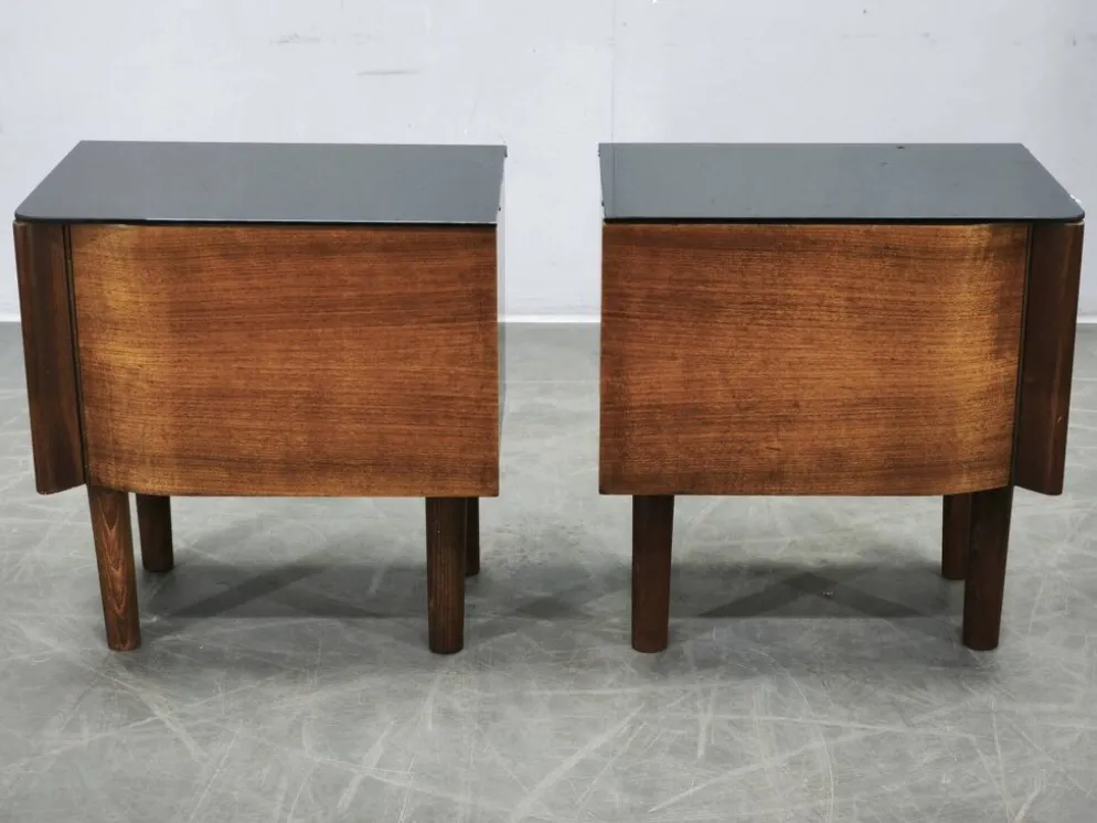 Paire de tables de nuit Art Déco avec verre Opaxit noir, Tchécoslovaquie, années 1940.