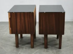 Paire de tables de nuit Art Déco avec verre Opaxit noir, Tchécoslovaquie, années 1940.