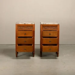 Paire de tables de nuit Art Nouveau / Art Déco en chêne et marbre, années 1930.