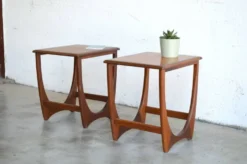 Paire de tables de nuit /d’appoint par G-Plan