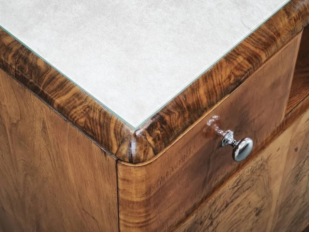 Paire de tables de nuit en noyer Art Déco, Tchécoslovaquie, années 1930