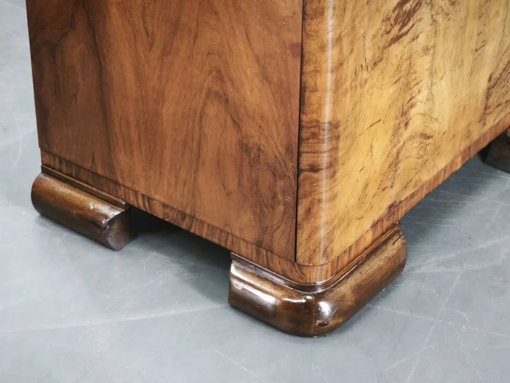 Paire de tables de nuit en noyer Art Déco, Tchécoslovaquie, années 1930