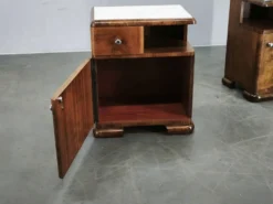 Paire de tables de nuit en noyer Art Déco, Tchécoslovaquie, années 1930