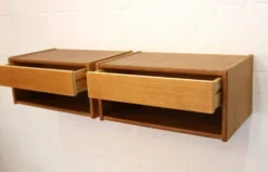 Paire de tables de nuit flottantes vintage en chêne design danois années 1970 scandinave