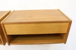 Paire de tables de nuit flottantes vintage en chêne design danois années 1970 scandinave
