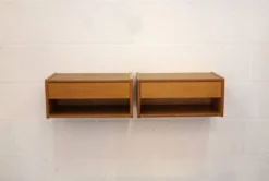 Paire de tables de nuit flottantes vintage en chêne design danois années 1970 scandinave