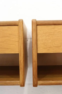 Paire de tables de nuit flottantes vintage en chêne design danois années 1970 scandinave
